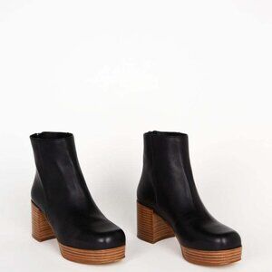 intentionally blank black speed boot 38